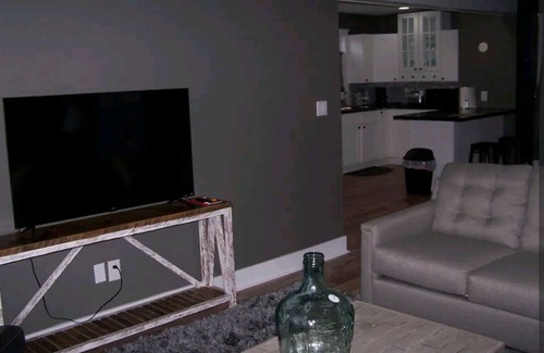 North East Apartment | One bedroom apartment located near Lake Erie Wine Trail and local fishing.