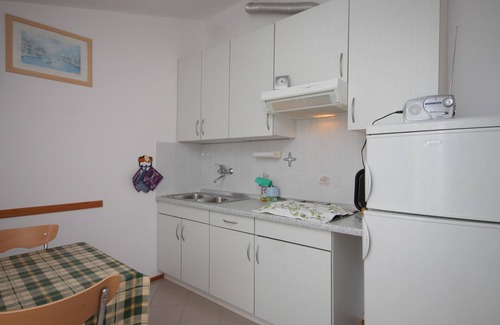 Nerezine Apartment | One bedroom apartment with terrace and sea view Nerezine, Lošinj (A-3479-a)