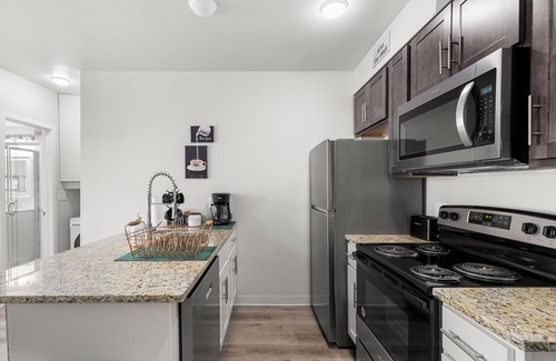 New Center Detroit Apartment | One Bedroom apartment In Midtown W/Balcony