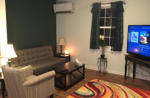 Bar Mills Apartment | One bedroom apartment sleeps up to 4
