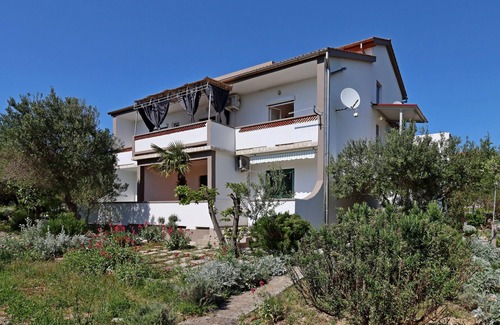 Barbat na Rabu Apartment | One bedroom apartment with terrace and sea view Barbat, Rab (A-14247-d)