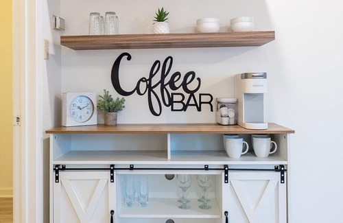 North Loop House | One Bedroom Cottage in North Loop