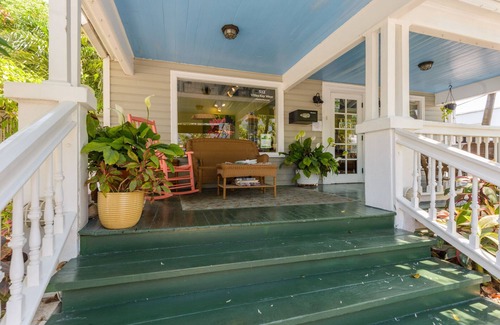 Downtown Villa | One Bedroom Deck Villa Steps from Duval!