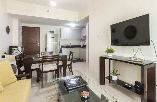 Legazpi Village Condo | One Bedroom Home/Office with Parking in Makati