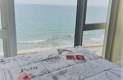 Galt Mile Condo | One Bedroom On The Beach With An Awesome Ocean View