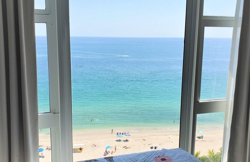 Galt Mile Condo | One Bedroom On The Beach With An Awesome Ocean View