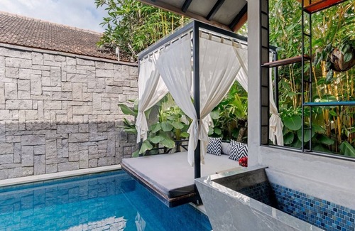 Kerobokan Villa | One Bedroom Private Villa in Central Seminyak