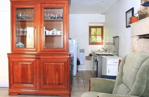 Moult-Chicheboville House | One bedroom semi detached house with garden for 2 guests.