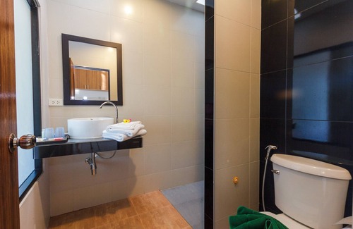 Rawai Resort | One Bedroom Serviced Suite With Swimming Pool In Naiharn Area