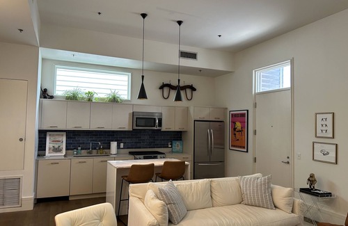 West Riverside Apartment | One bedroom unit steps away from Audubon Park