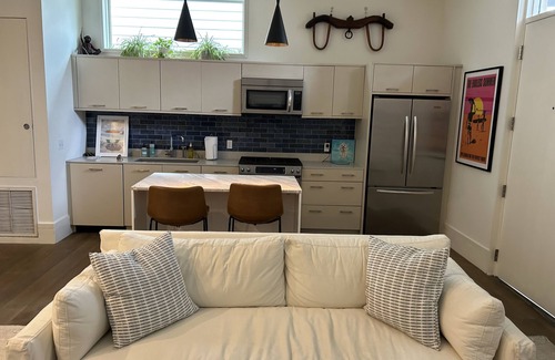 West Riverside Apartment | One bedroom unit steps away from Audubon Park