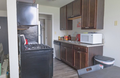 Richfield Apartment | One bedroom W/fitness Room & Swimming pool W/Discounted Rental car