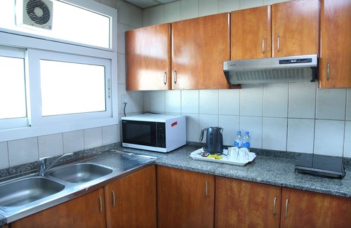 Al Sharq Hotel | One bedroom with 2 Beds In Sharjah