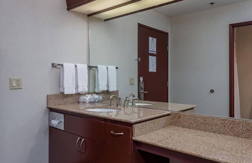 Idaho Falls Hotel | ONE MAJESTIC KING UNIT! POOL, HOT-TUB, SPA, PARKING!