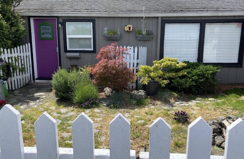 Sequim House | One of a kind! Eclectic and Shabby Chic!