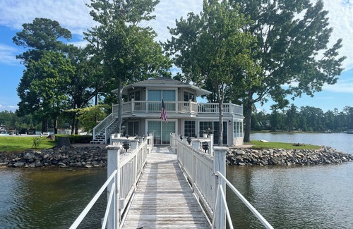 Chapin Cottage | One of a Kind, "Gazebo" Cottage on Beautiful Lake Murray, SC.