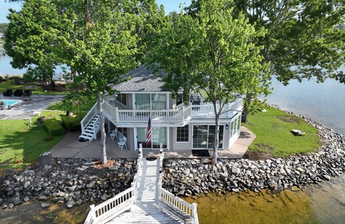 Chapin Cottage | One of a Kind, "Gazebo" Cottage on Beautiful Lake Murray, SC.