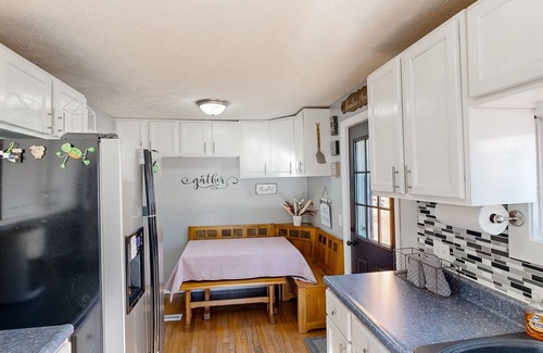 Avoca House | One-of-a-kind retreat with home theater, indoor basketball, private pool, & gym