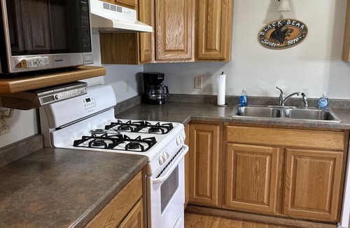 Warrens Cabin | One of the best views in Warrens! 3BR 2BA Cabin near Jellystone & 3 Bears Lodge.