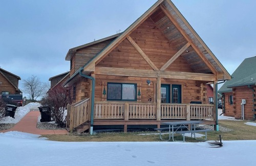 Warrens Cabin | One of the best views in Warrens! 3BR 2BA Cabin near Jellystone & 3 Bears Lodge.