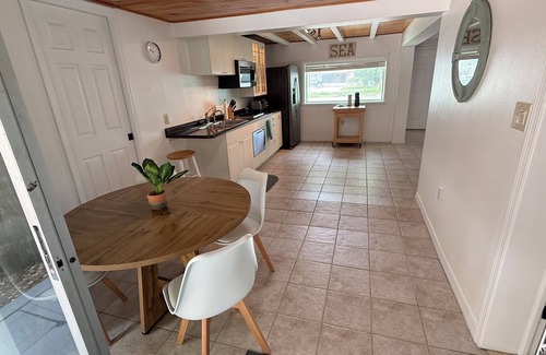 South Sarasota House | Only 10 min to Siesta Key!