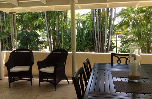 Sunset Crest Cottage | Only 3 mins walk to Beach and Beach Club