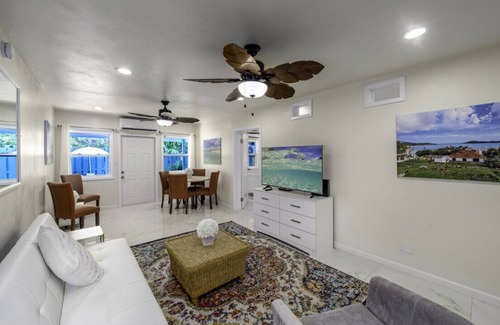 Red Hook Condo | Only a 5 min walk to Sapphire Beach!