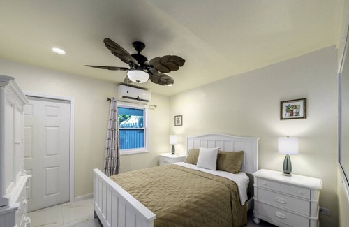 Red Hook Condo | Only a 5 min walk to Sapphire Beach!