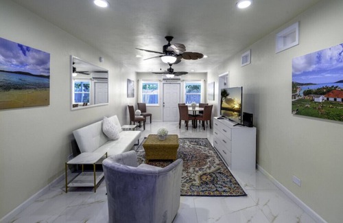 Red Hook Condo | Only a 5 min walk to Sapphire Beach!
