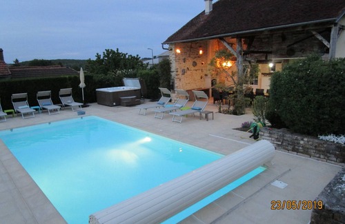 Roffey House | Only for you : house 4 * near Chablis 2h Paris, private heated pool, SPA, air c