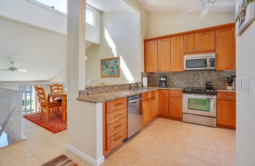 Leucadia House | Only Steps to the Beach! Immaculate Townhouse in Sea Bluff