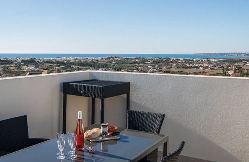 Patroves House | Only two steps from your front door to the pool
