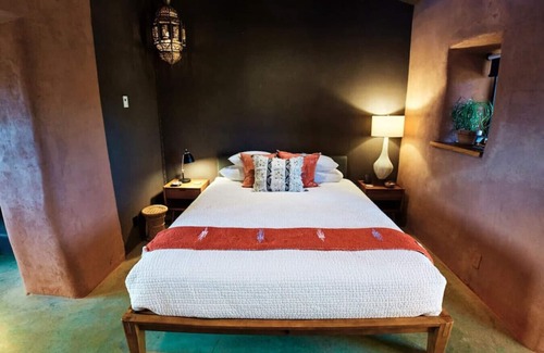 Joshua Tree Hotel | Onyx · Sacred Sands - Onyx Room