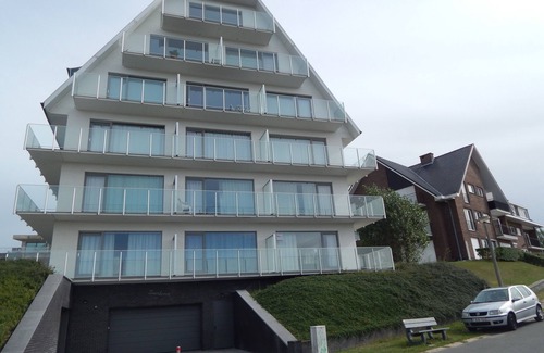 Oostduinkerke-Bad Apartment | Oostduinkerke: Apartment/flat - Oostuinkerke