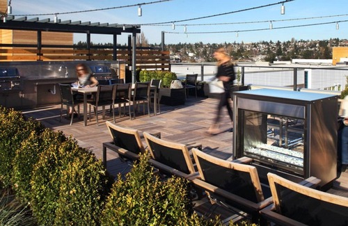 West Woodland Apartment | Open Ballard Studio w/Lounge & W/D, nr Dining & Bars, by Blueground