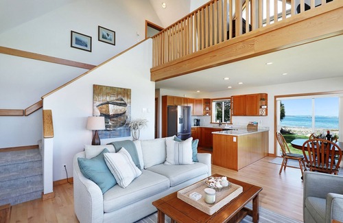 Union Bay House | Open Design West Coast Home on 1600 Feet of Private Waterfront
