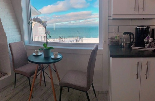 Caraquet House | Open for long term rentals, super view all year round!nFree coffee/tea and more!