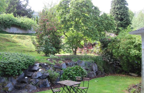 Stevens House | Open Layout with Patio! Cozy 2BR by the UW Arboretum home