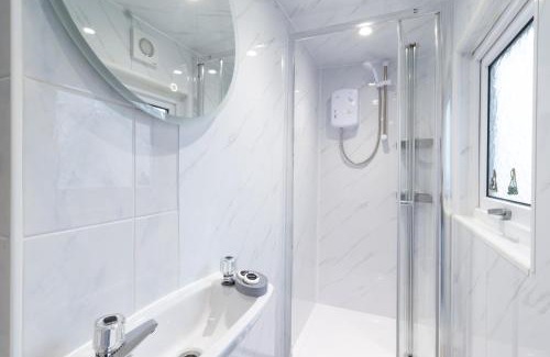 Portsmouth Apartment | Open Mind Property - 2 Beds & Free Parking