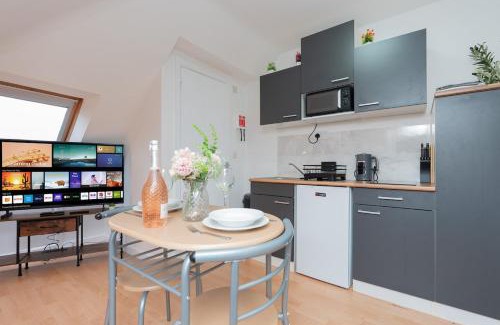 Winton Apartment | Open Mind Property - Perfect Studio Getaway for 2