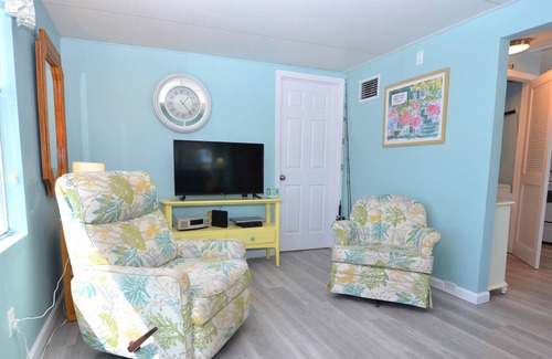 Cudjoe Key Cottage | Open Water Views 35' Dockage with Kayak & Bikes - Venture Out Unit 335