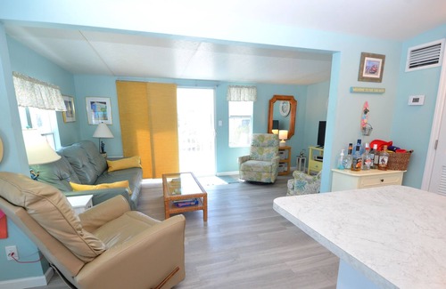 Cudjoe Key Cottage | Open Water Views 35' Dockage with Kayak & Bikes - Venture Out Unit 335