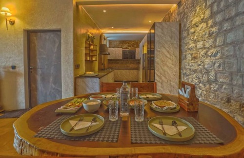 Kasauli House | Opulence Kasauli| 7 bedroom Villa | Open Theatre