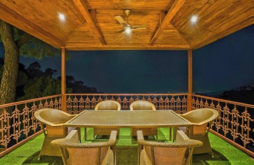 Kasauli House | Opulence Kasauli| 7 bedroom Villa | Open Theatre