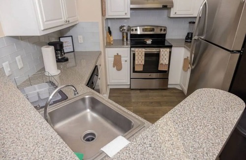 Underwood Hills Apartment | Opulent 1BR Perfectly Fit For COUPLES In MIDTOWN!