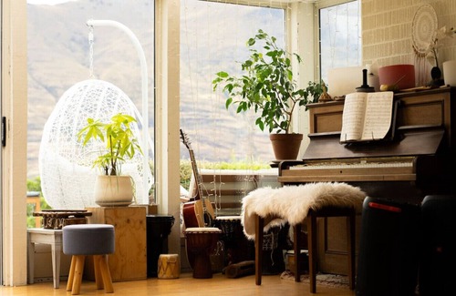Sunshine Bay House | Ora° Retreat Bungalow Cabin Rustic Couples Retreat
