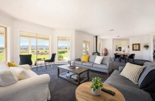 Erudgere House | 'Orana Grove' Reset at a Mudgee Vineyard Getaway