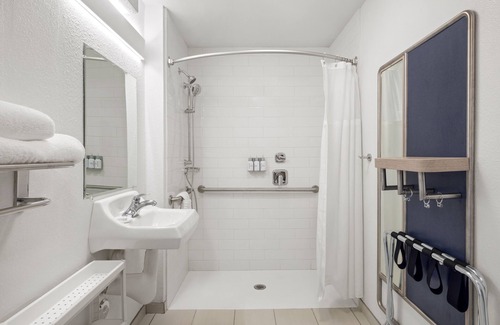 Tustin Hotel | Orange Grove Inn