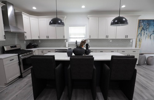 Church Street House | Orange on Knighton~Tranquil 4-bedroom house close to Hartsfield-Jackson Airport