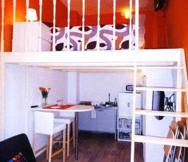 Burgwallen Nieuwe Zijde Bed & Breakfast | Orange Suite Studio